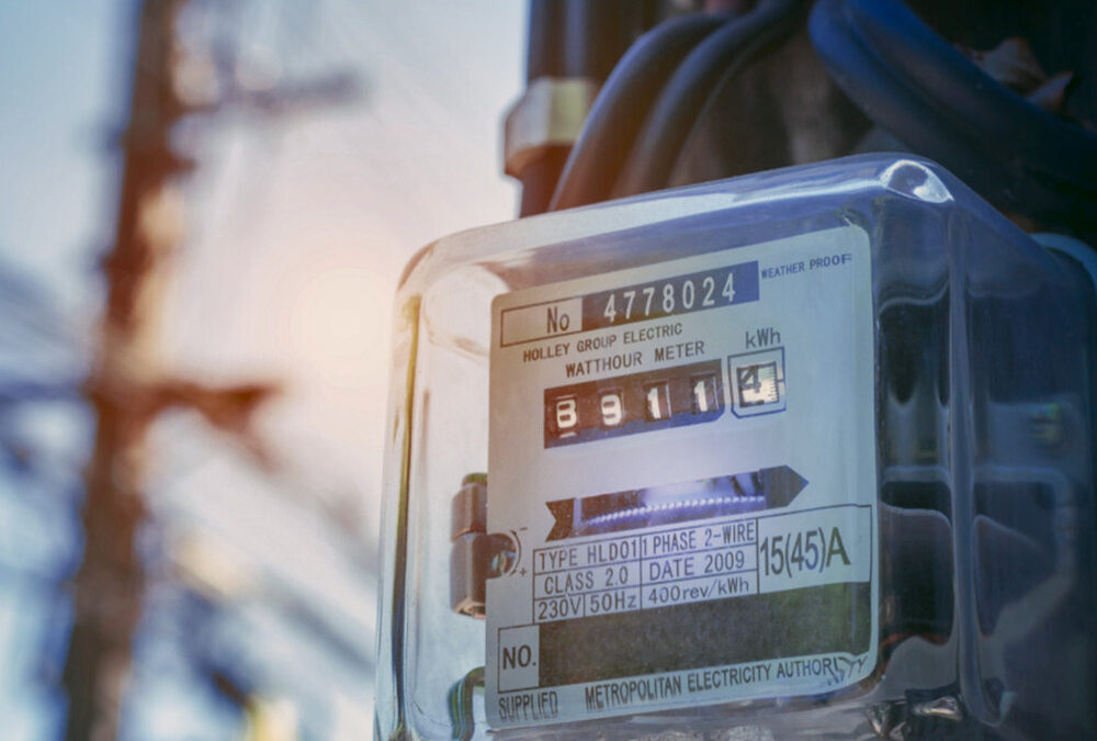 Como solicitar a compensação dos créditos de energia em outra unidade consumidora?